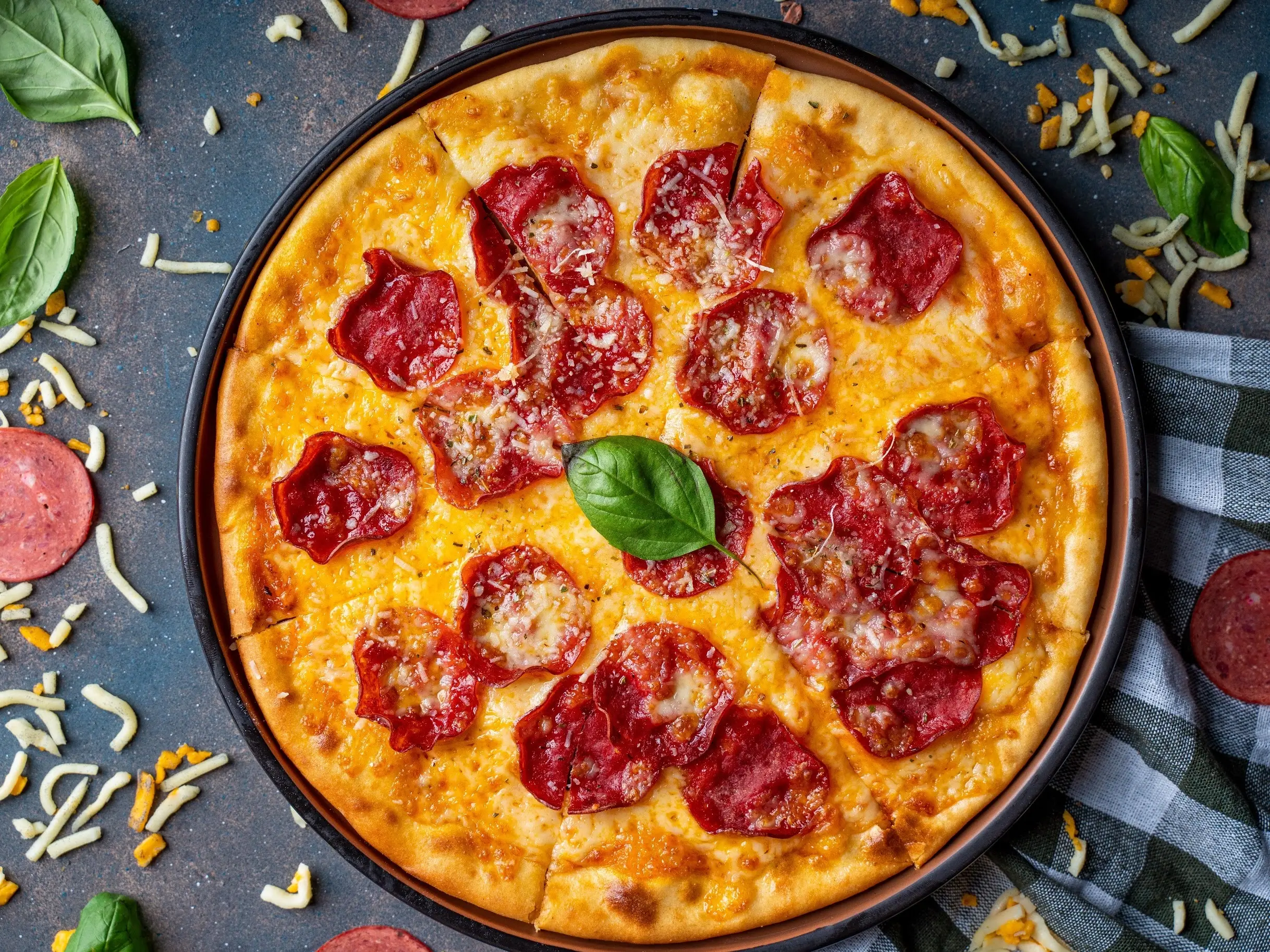 بيتزا بيبيروني